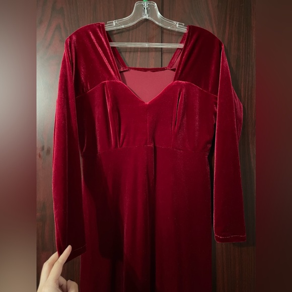 Red Velvet Mermaid Dress - Picture 3 of 6